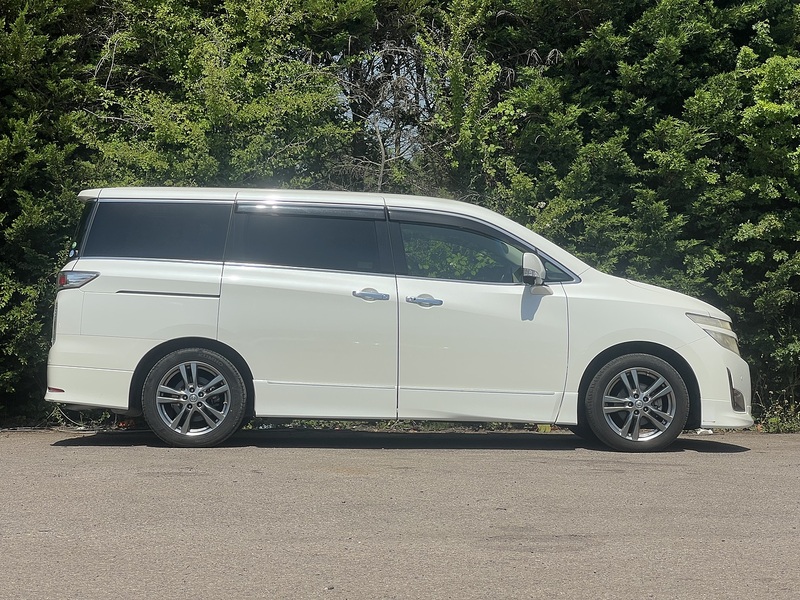 Nissan Elgrand 250Highwaystar - U12381