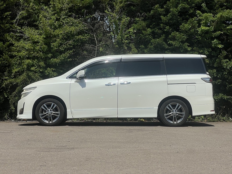 Nissan Elgrand 250Highwaystar - U12381