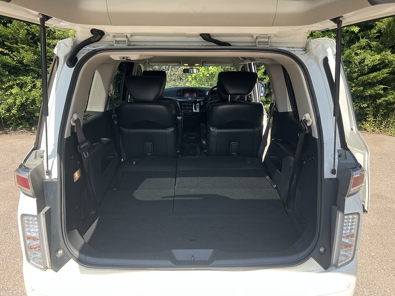 Nissan Elgrand 250Highwaystar - U12381