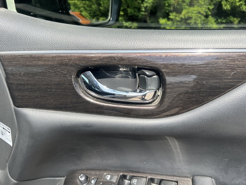 Nissan Elgrand 250Highwaystar - U12381