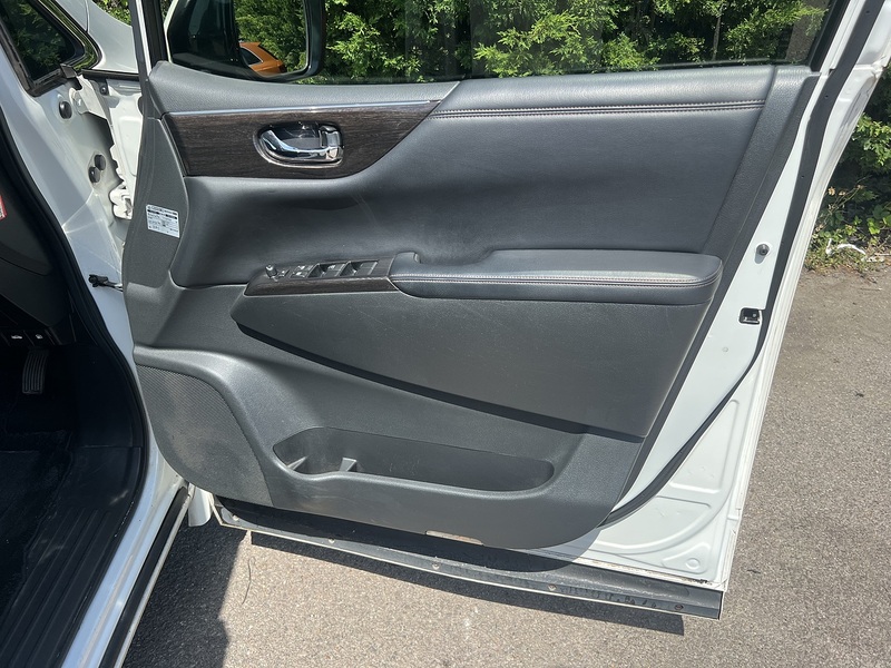 Nissan Elgrand 250Highwaystar - U12381