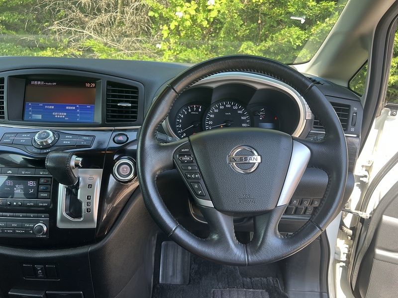 Nissan Elgrand 250Highwaystar - U12381