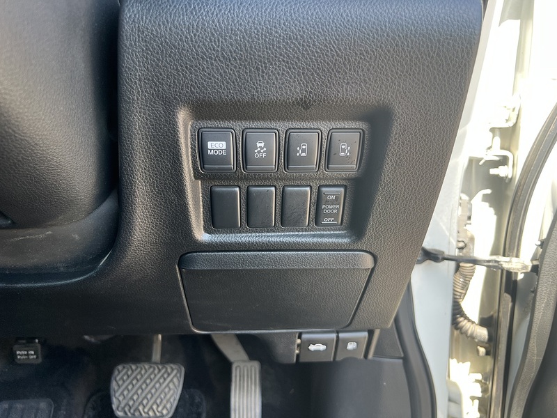 Nissan Elgrand 250Highwaystar - U12381