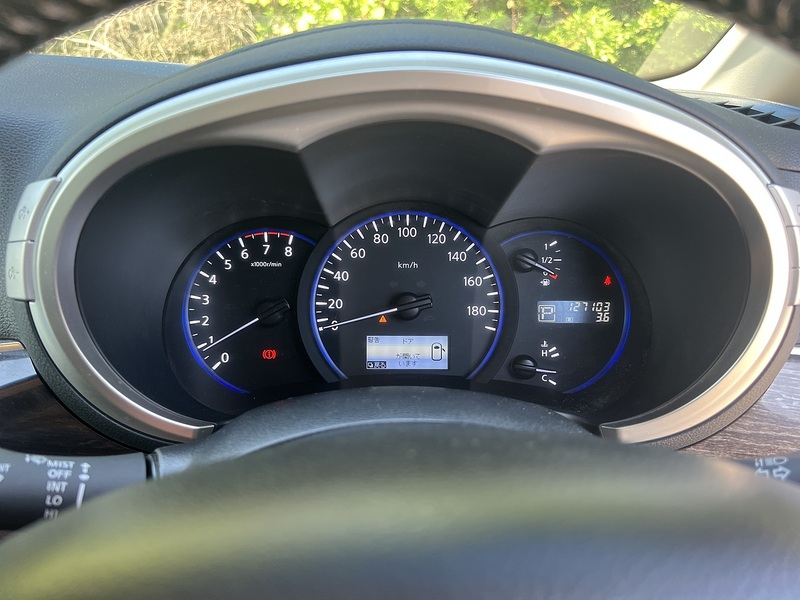 Nissan Elgrand 250Highwaystar - U12381