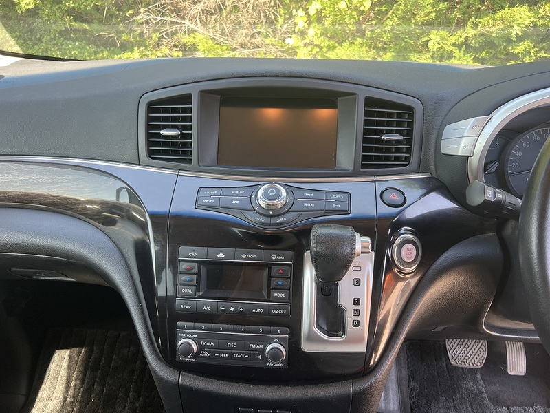 Nissan Elgrand 250Highwaystar - U12381