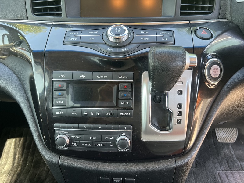Nissan Elgrand 250Highwaystar - U12381