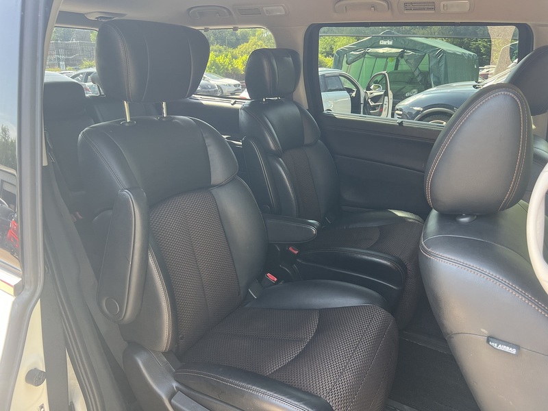 Nissan Elgrand 250Highwaystar - U12381