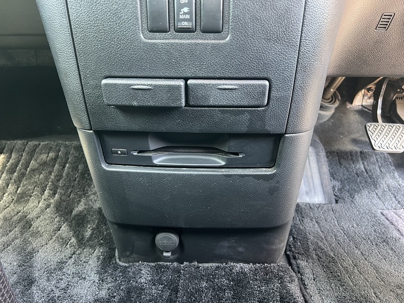 Nissan Elgrand 250Highwaystar - U12381