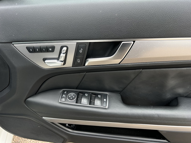 Mercedes-Benz E Class E350d V6 AMG Line Edition - U12382