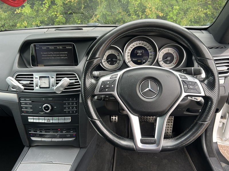 Mercedes-Benz E Class E350d V6 AMG Line Edition - U12382
