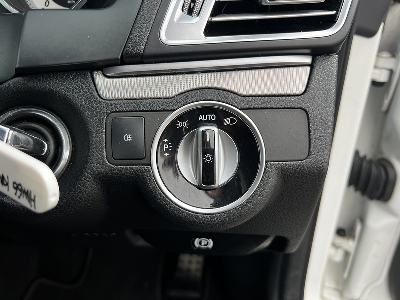 Mercedes-Benz E Class E350d V6 AMG Line Edition - U12382