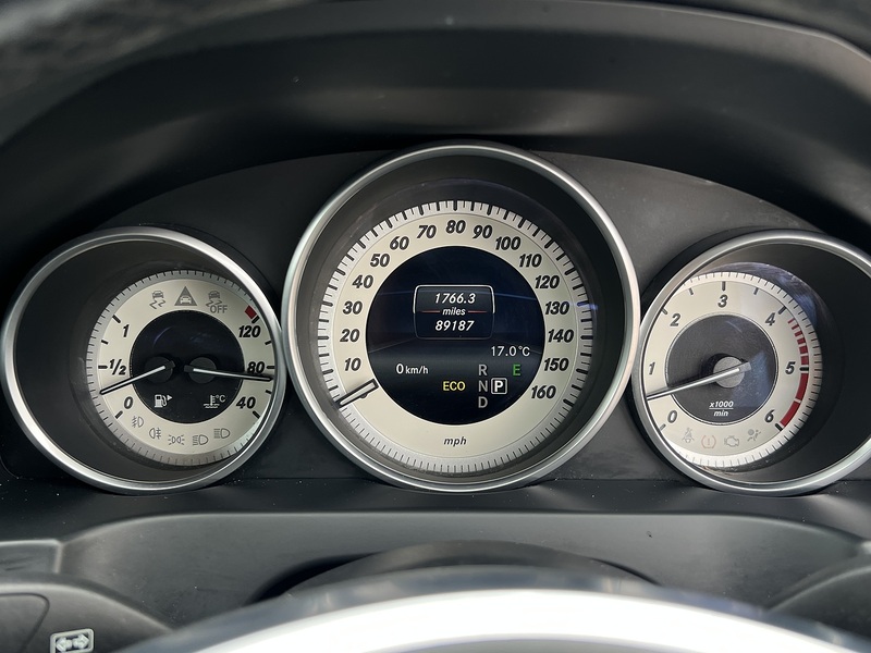Mercedes-Benz E Class E350d V6 AMG Line Edition - U12382