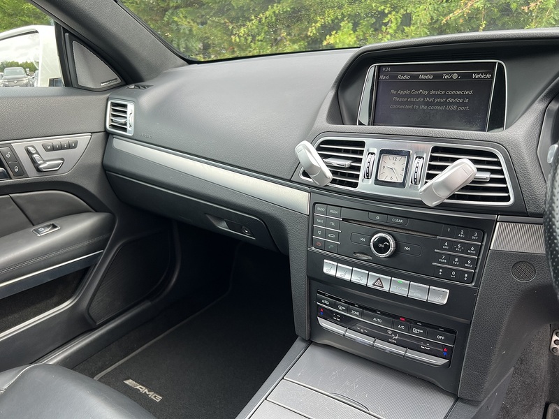Mercedes-Benz E Class E350d V6 AMG Line Edition - U12382