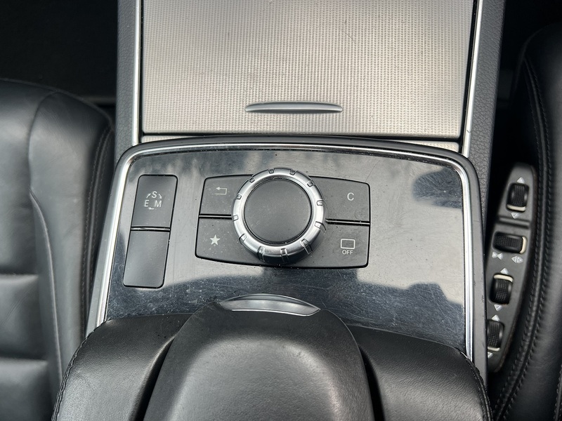 Mercedes-Benz E Class E350d V6 AMG Line Edition - U12382