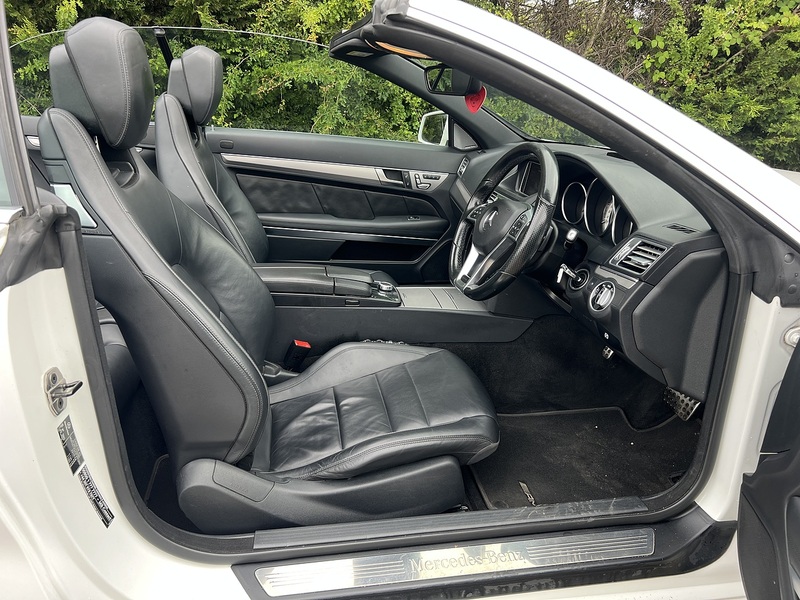 Mercedes-Benz E Class E350d V6 AMG Line Edition - U12382