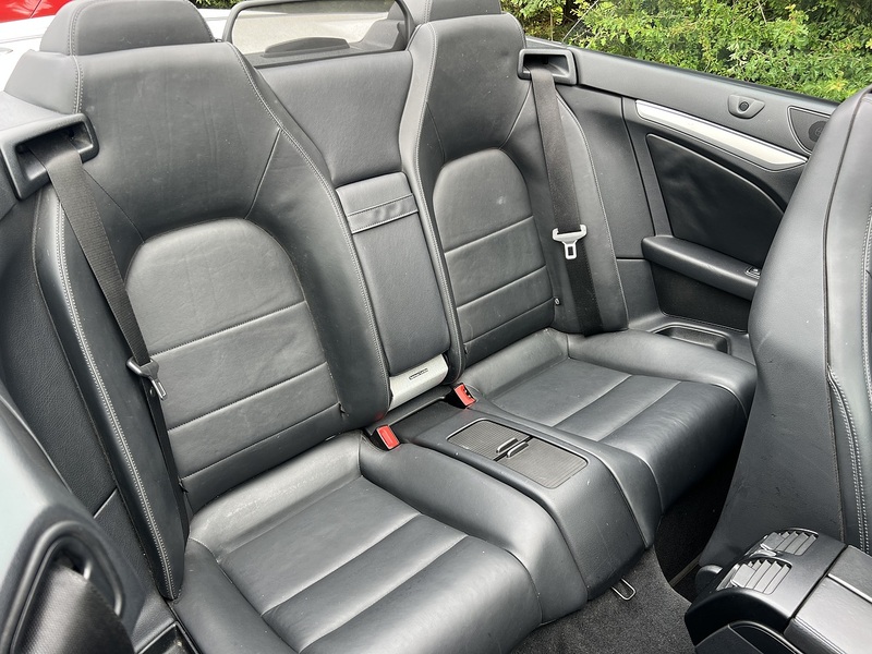 Mercedes-Benz E Class E350d V6 AMG Line Edition - U12382