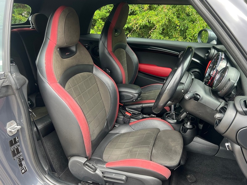 MINI Convertible John Cooper Works - U12392