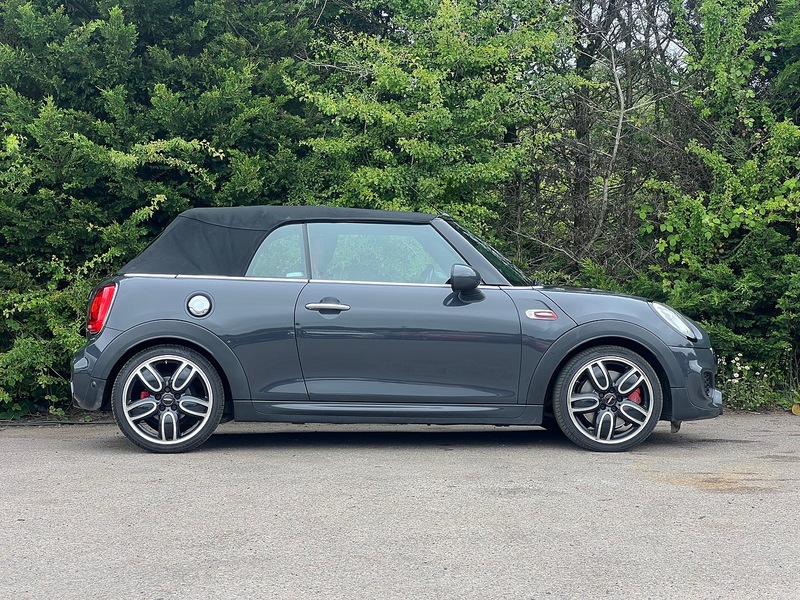 MINI Convertible John Cooper Works - U12392