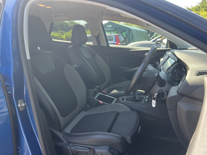 Vauxhall Grandland X Turbo SRi Nav - U12399
