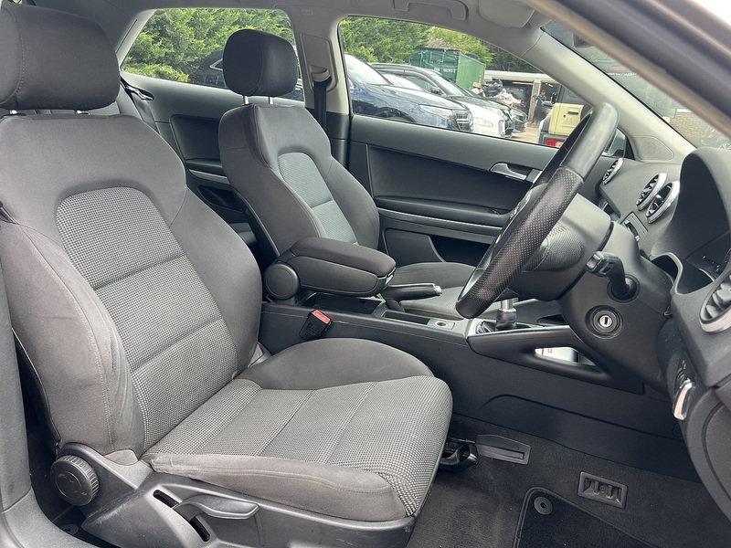 Audi A3 TFSI Sport - U12400