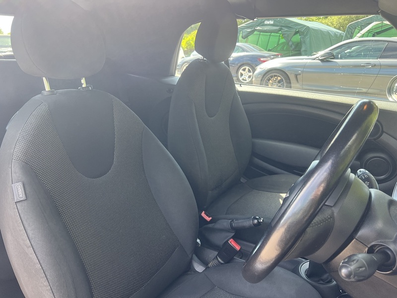 MINI Convertible One - U12406