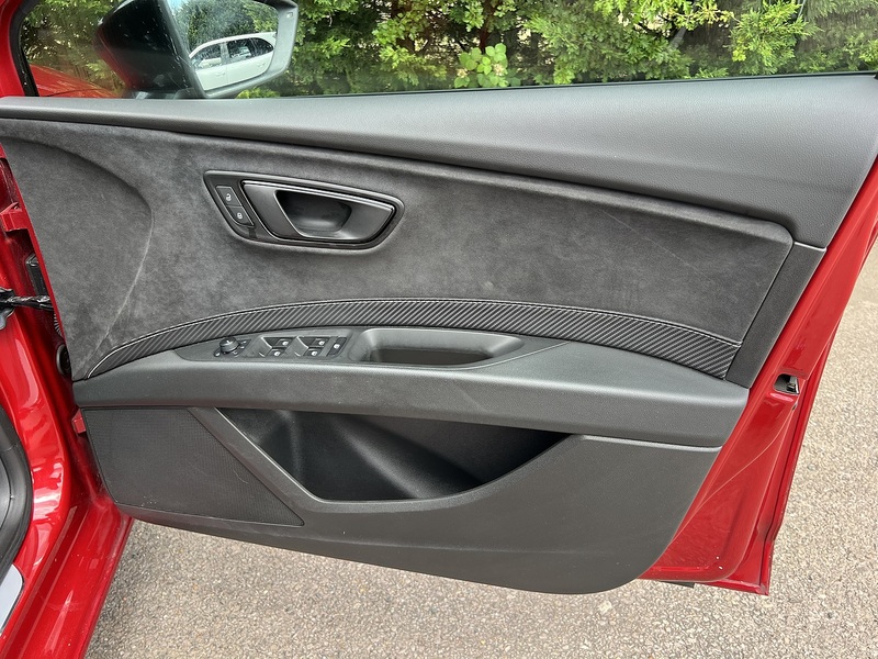 SEAT Leon TSI Cupra 300 - U12407