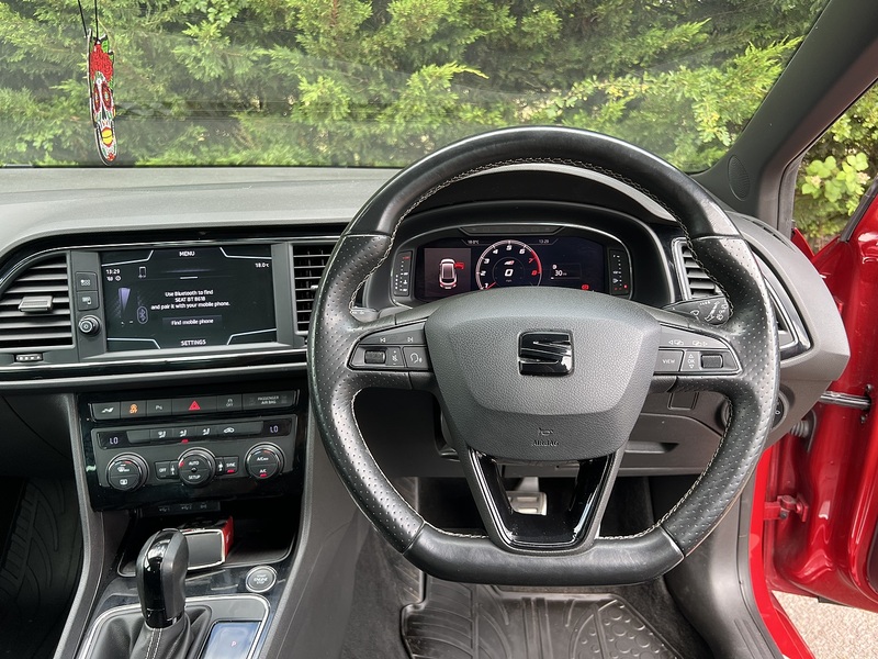 SEAT Leon TSI Cupra 300 - U12407