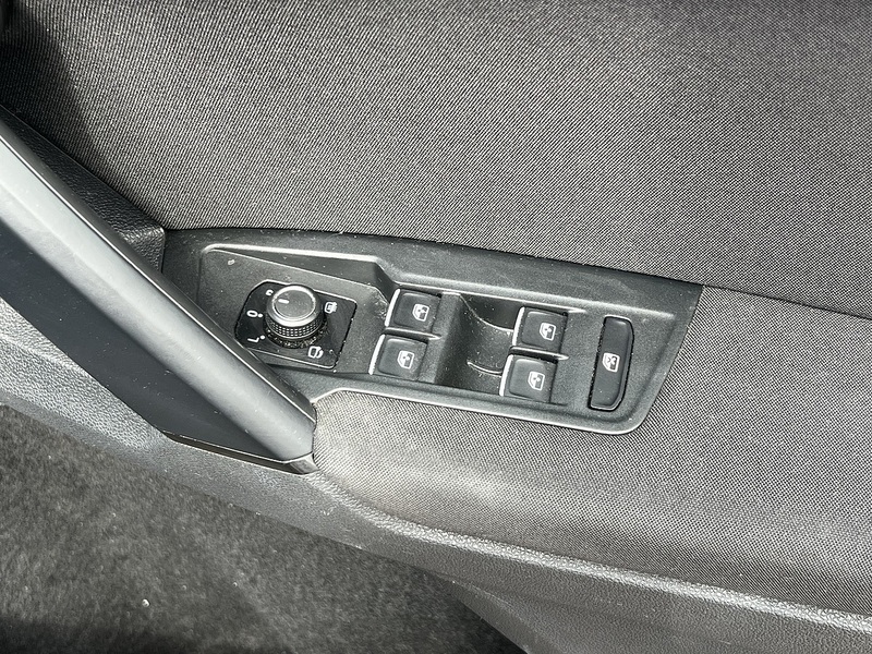 Volkswagen Tiguan TSI SE - U12408