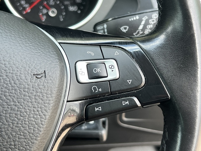 Volkswagen Tiguan TSI SE - U12408