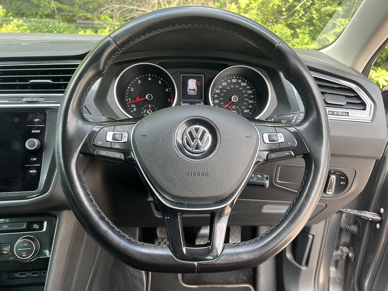 Volkswagen Tiguan TSI SE - U12408