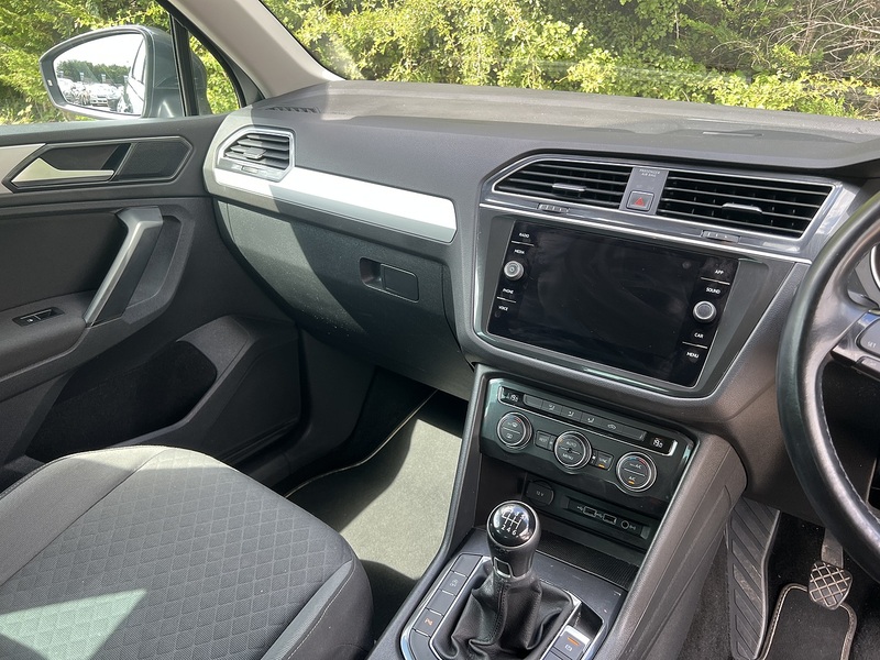 Volkswagen Tiguan TSI SE - U12408