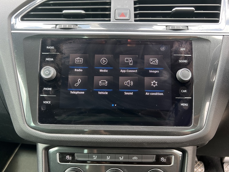 Volkswagen Tiguan TSI SE - U12408