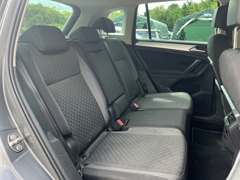 Volkswagen Tiguan TSI SE - U12408