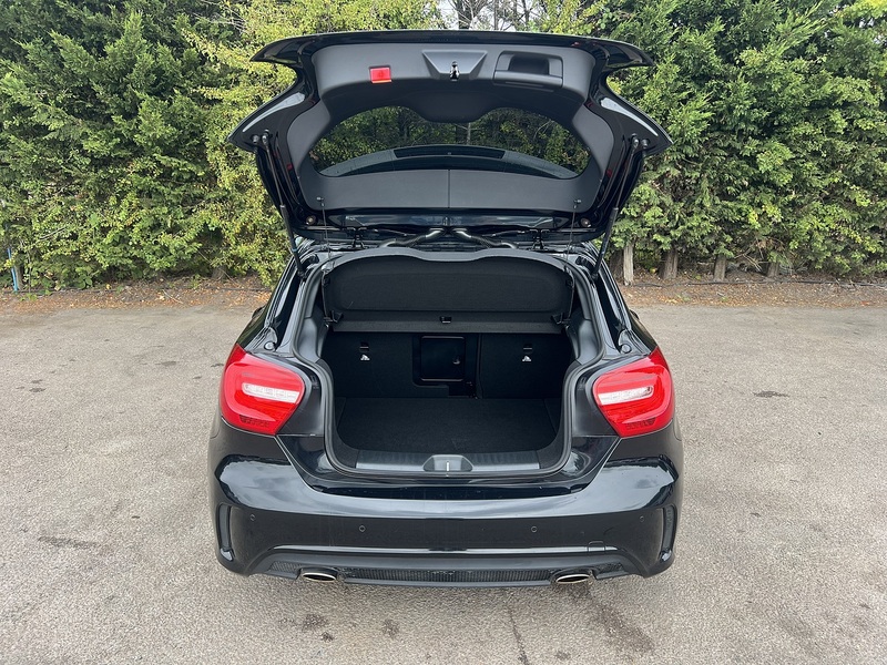 Mercedes-Benz A-Class A200 Amg Night Edition - U12412