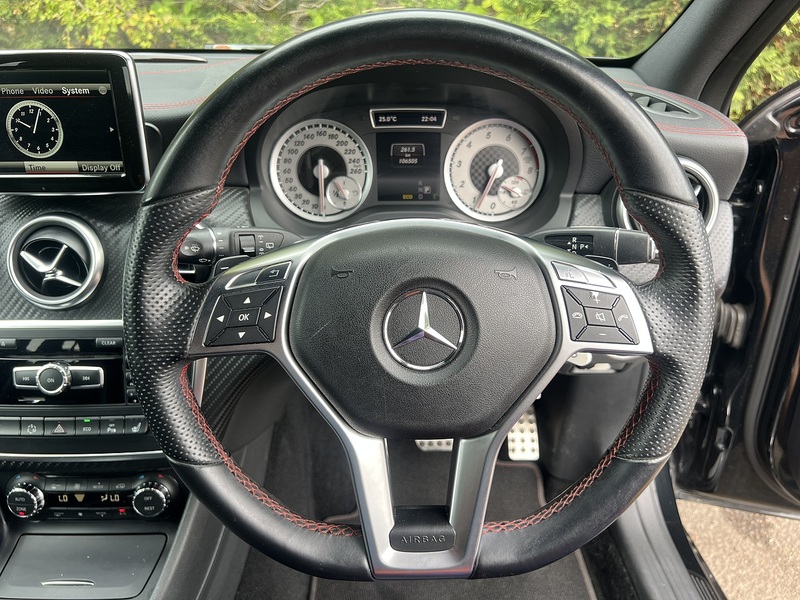 Mercedes-Benz A-Class A200 Amg Night Edition - U12412