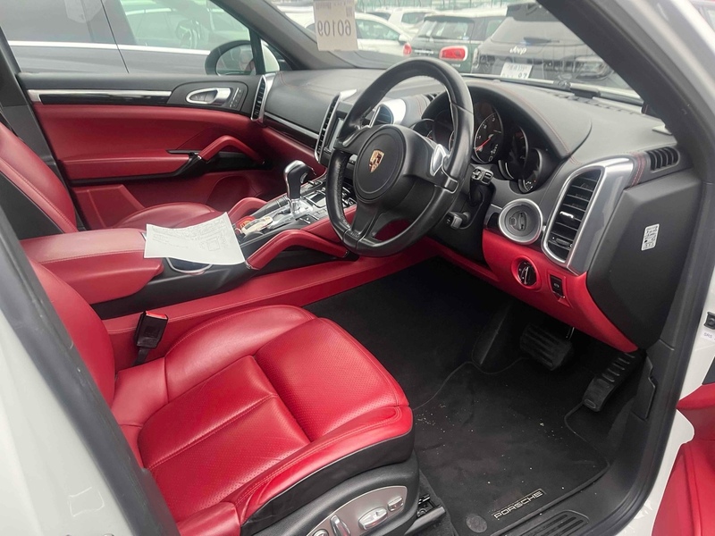 Porsche Cayenne S - U12414