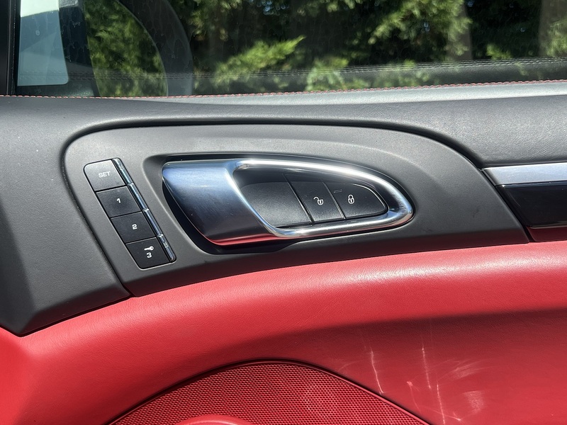 Porsche Cayenne S - U12414