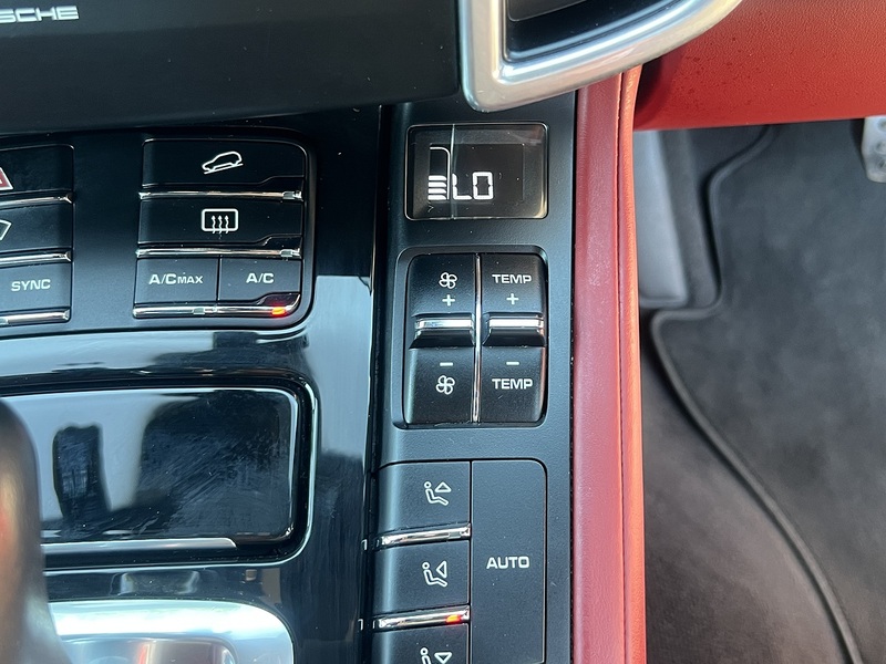 Porsche Cayenne S - U12414