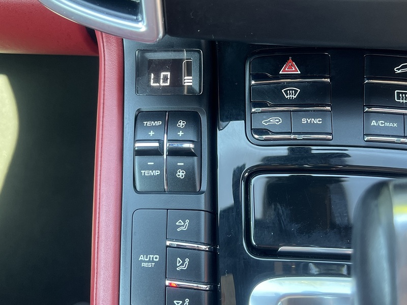 Porsche Cayenne S - U12414