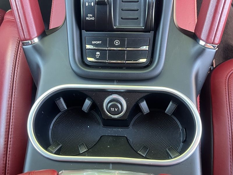 Porsche Cayenne S - U12414