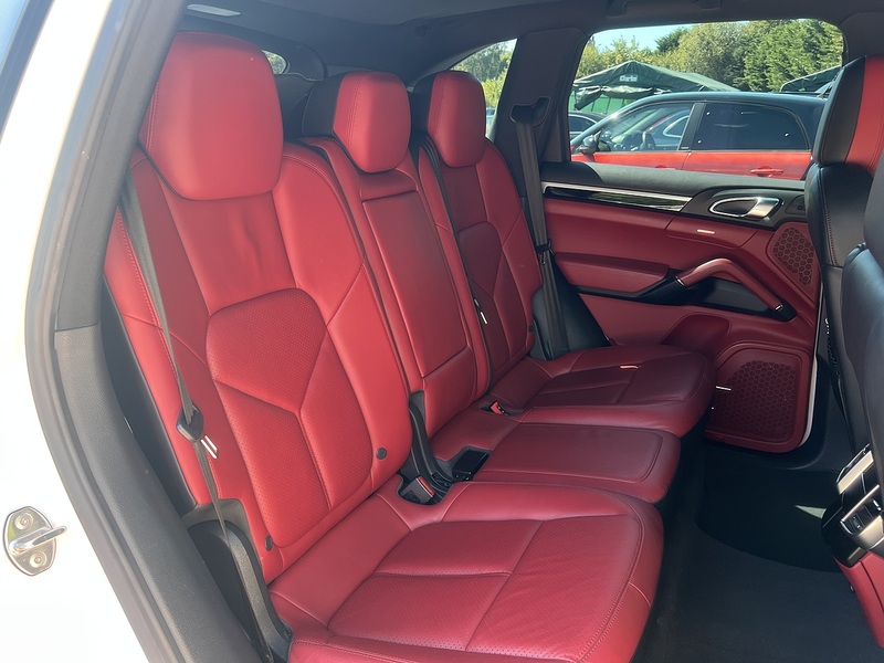 Porsche Cayenne S - U12414