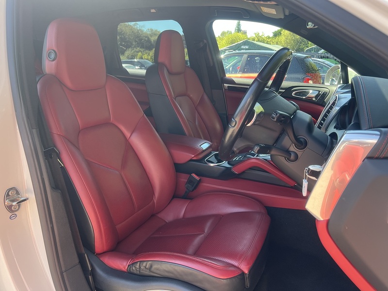 Porsche Cayenne S - U12414