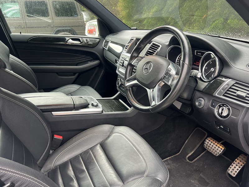Mercedes-Benz MClass ML350 - U12417