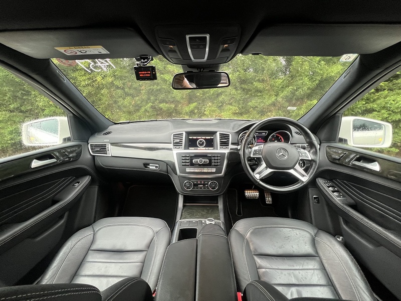 Mercedes-Benz MClass ML350 - U12417