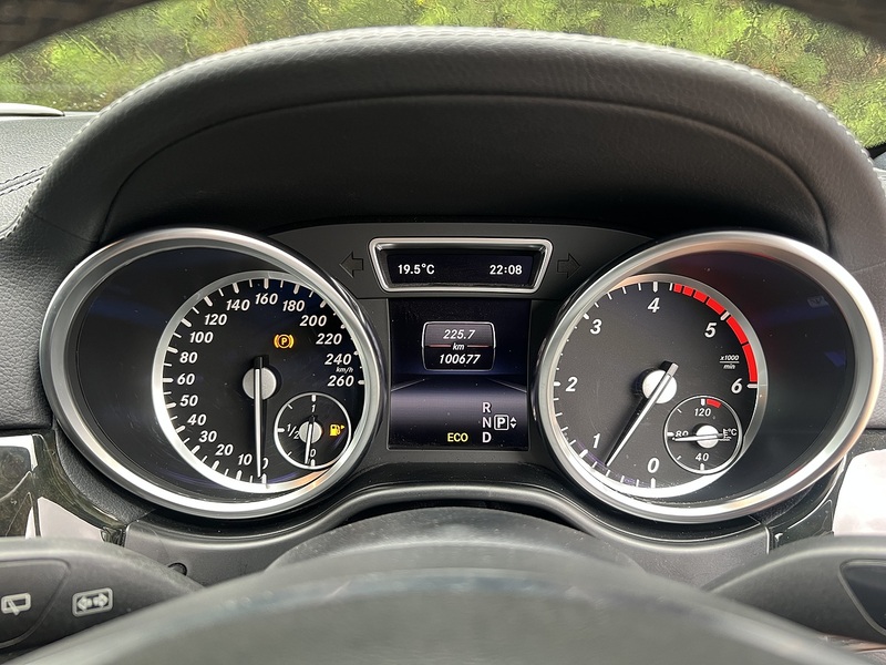 Mercedes-Benz MClass ML350 - U12417