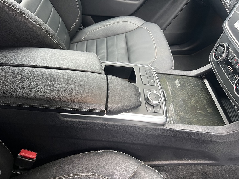 Mercedes-Benz MClass ML350 - U12417