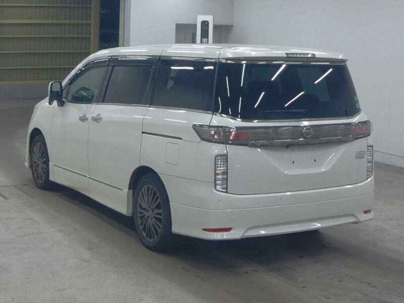 Nissan ELGRAND 250 HighwayStar - U12418