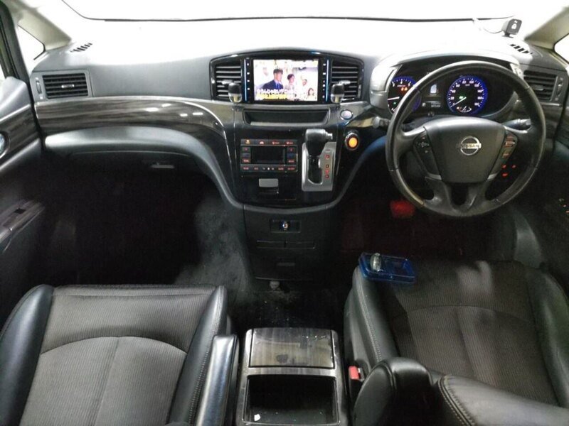 Nissan ELGRAND 250 HighwayStar - U12418