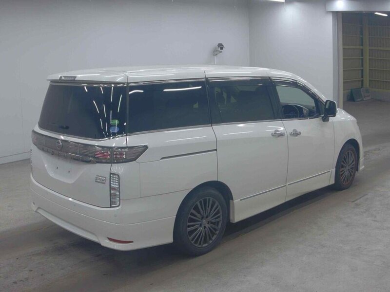 Nissan ELGRAND 250 HighwayStar - U12418