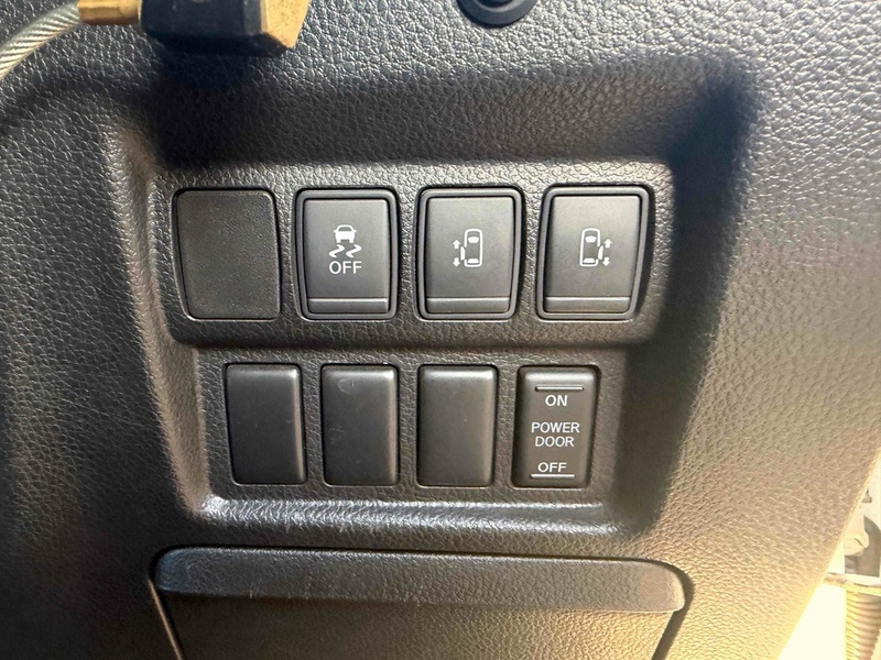 Nissan ELGRAND 250 HighwayStar - U12418
